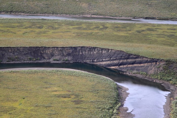 Coal seams outcrop on the Kukpowruk River in the <a href="http://www.groundtruthtrekking.org/Issues/AlaskaCoal/WesternArcticCoalDeposits.html">western arctic <a/> of Alaska.