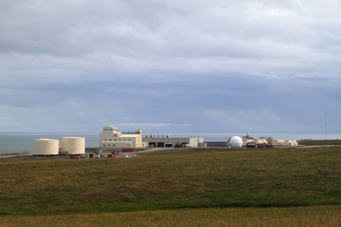 Photos of the airforce radar facility at Cape Lisburne.