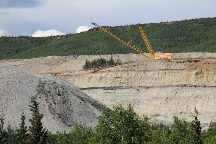 This is the most active of the <a href="http://www.groundtruthtrekking.org/Issues/AlaskaCoal/UsibelliCoalMine.html">Usibelli coal mines</a>.