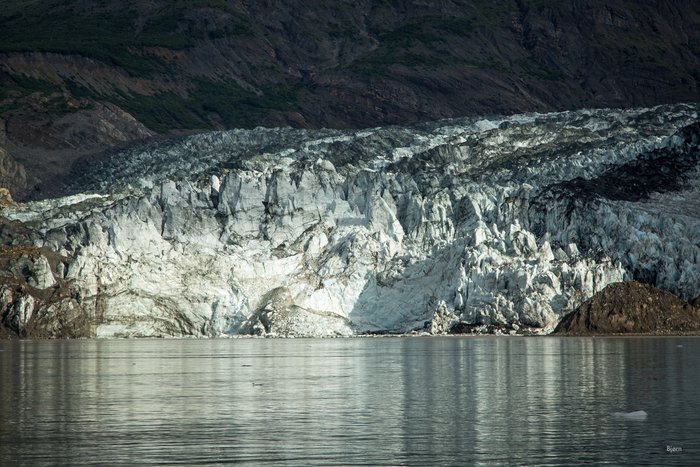 In October 2015, a massive landslide slid into Taan Fjord and created a tsunami in excess of 600 feet. Much of the landslide material was deposited on the Tyndall Glacier and into the fjord. 